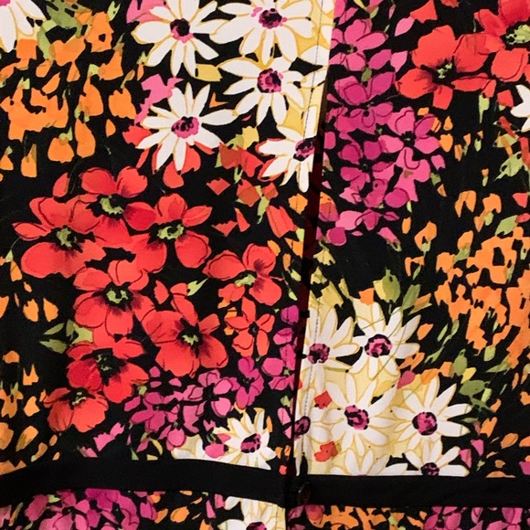 K PETITE COLLECTION, Floral, Button Up Front Closure, Blouse, petite size 16 - Picture 9 of 15